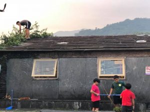 部落大男人，小鮮肉來石板屋